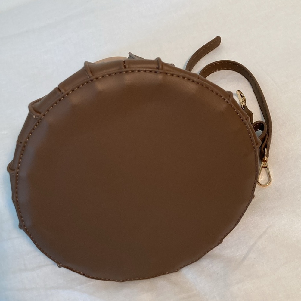 Pleated Vegan slingbag wooden round handles crossbody brown NWOT - Picture 5 of 12